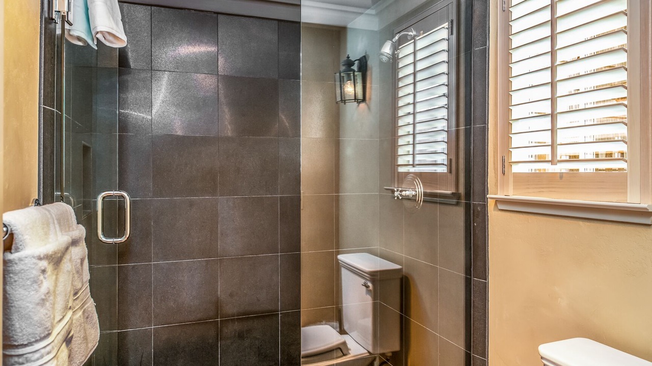 Photo of Bathroom in Golden Rectangle