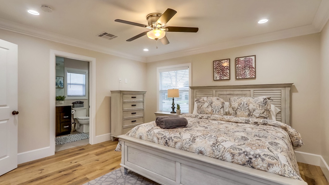 Photo of Bedroom in Orange