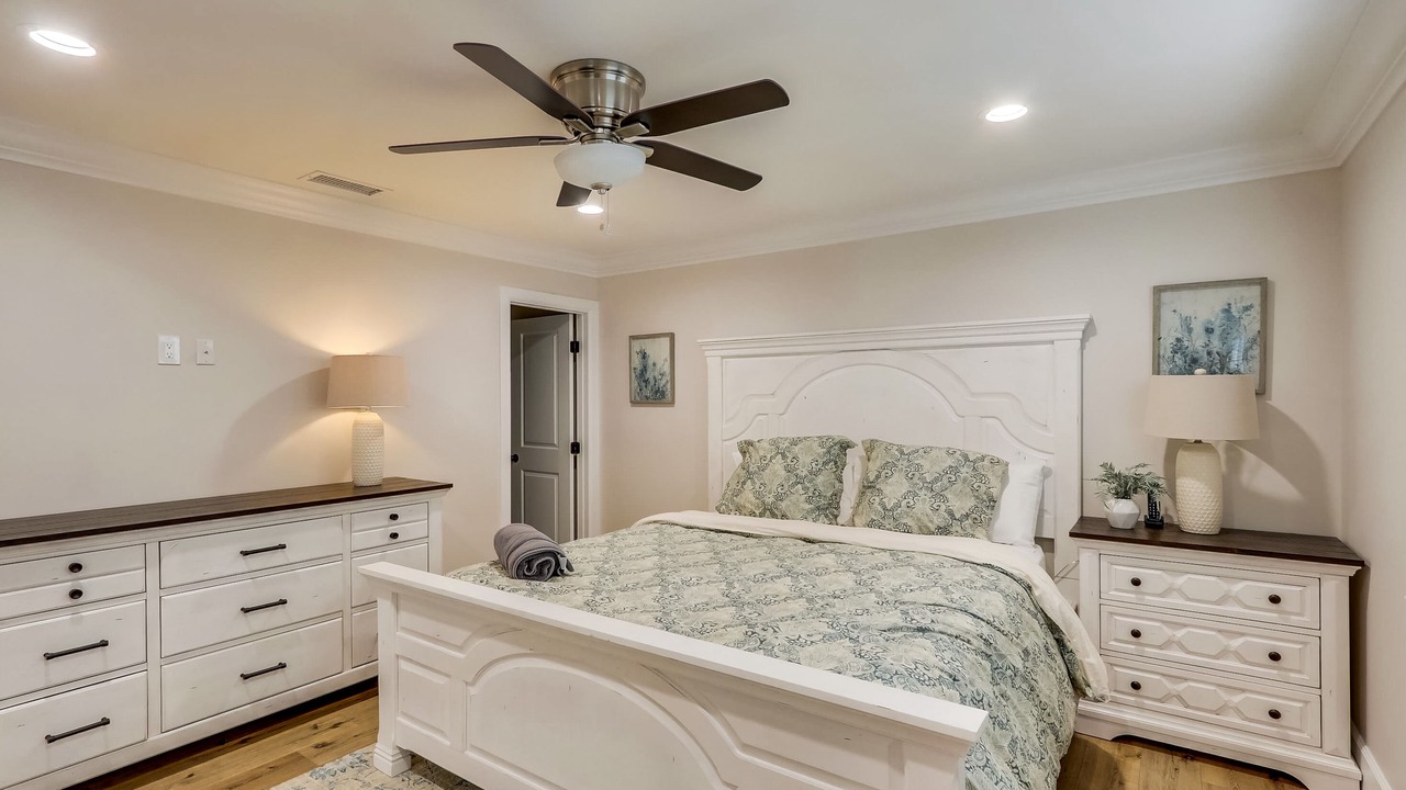 Photo of Bedroom in Orange