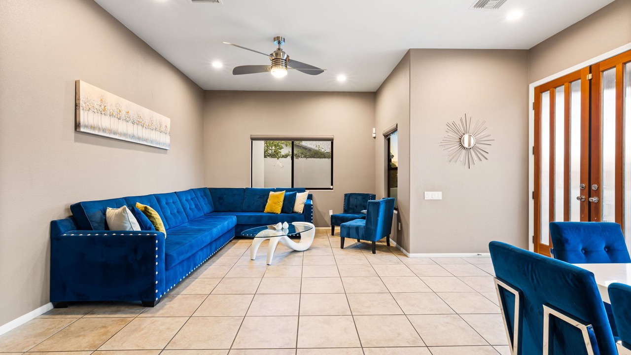 Photo of Livingroom in Desert Park Estates