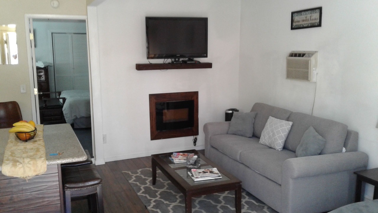 Photo of Livingroom in North Hollywood