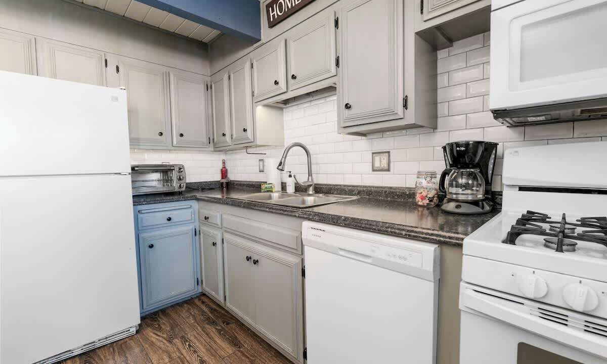 Photo of Kitchen in Big Bear City