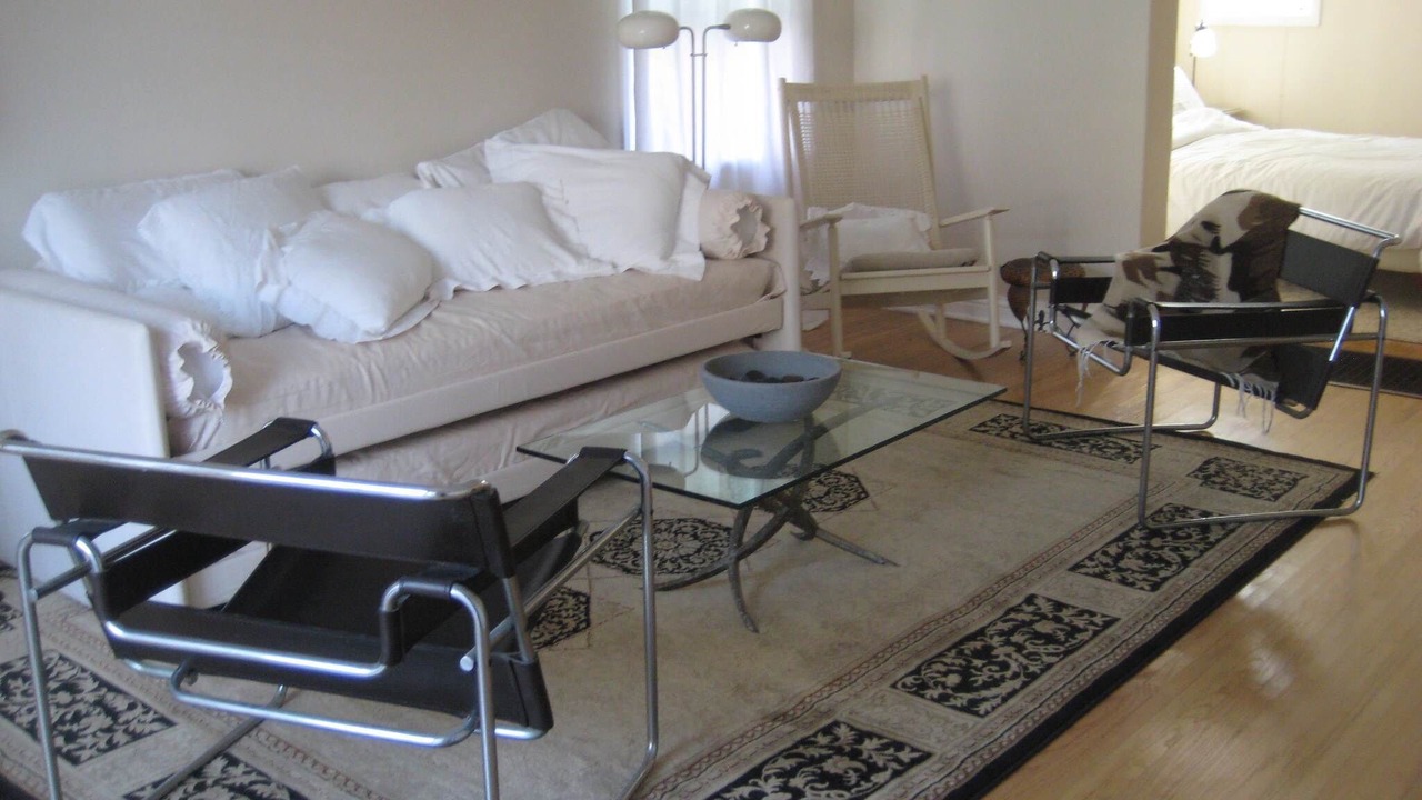 Photo of Bedroom in Fairfax District
