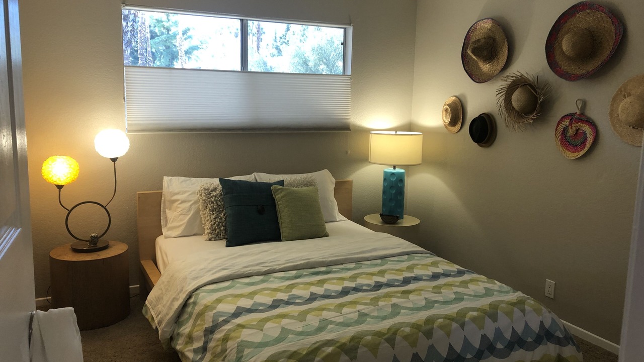 Photo of Bedroom in Racquet Club West