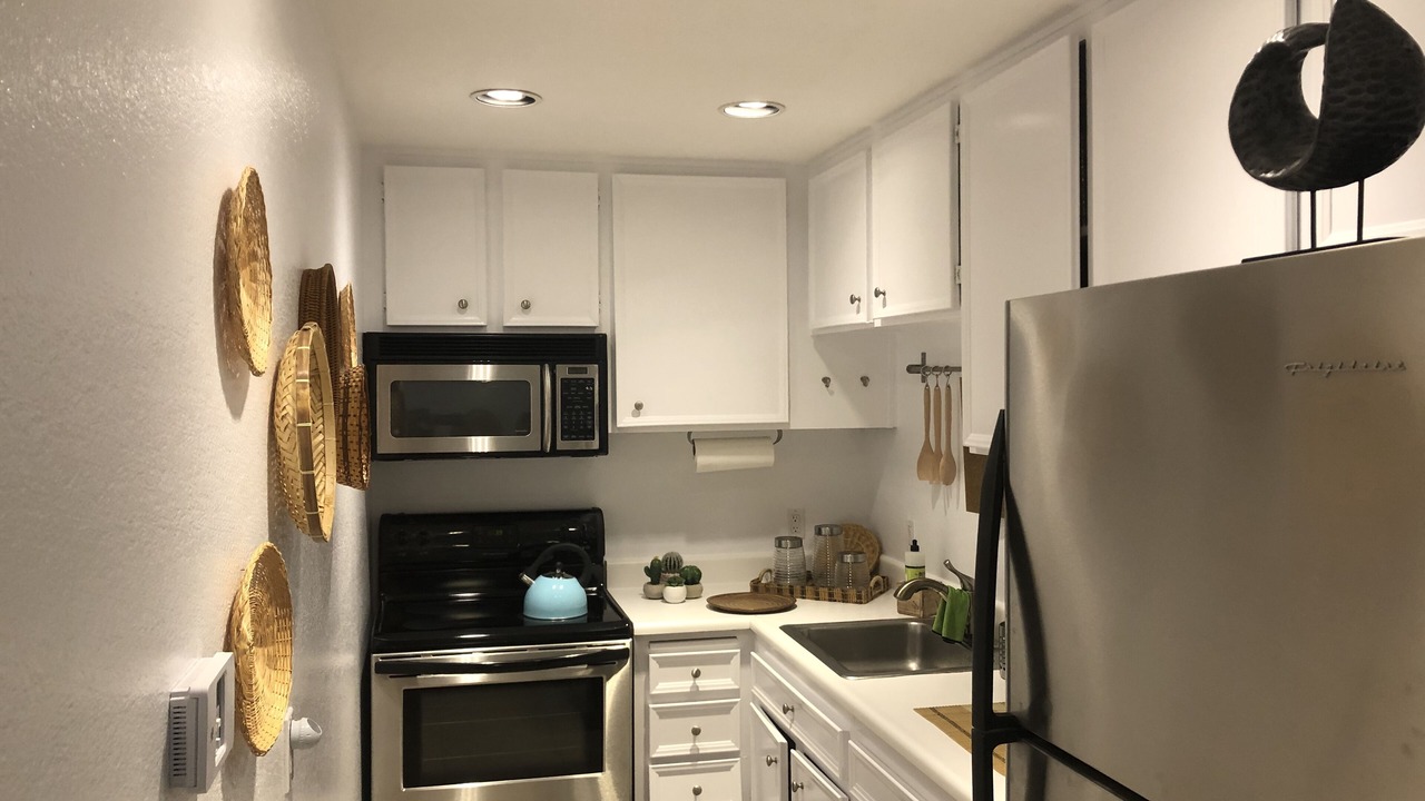 Photo of Kitchen in Racquet Club West