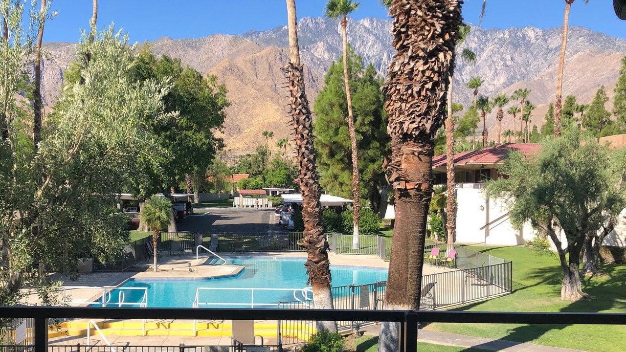 Photo of Outdoor in Racquet Club West