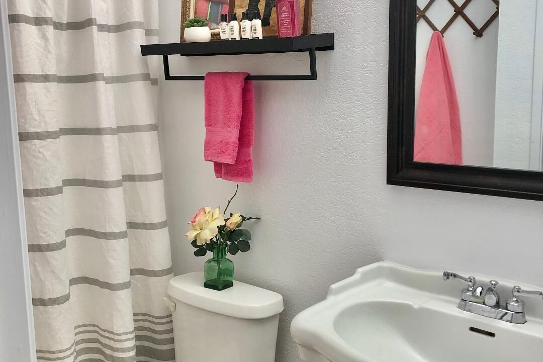 Photo of Bathroom in Racquet Club West