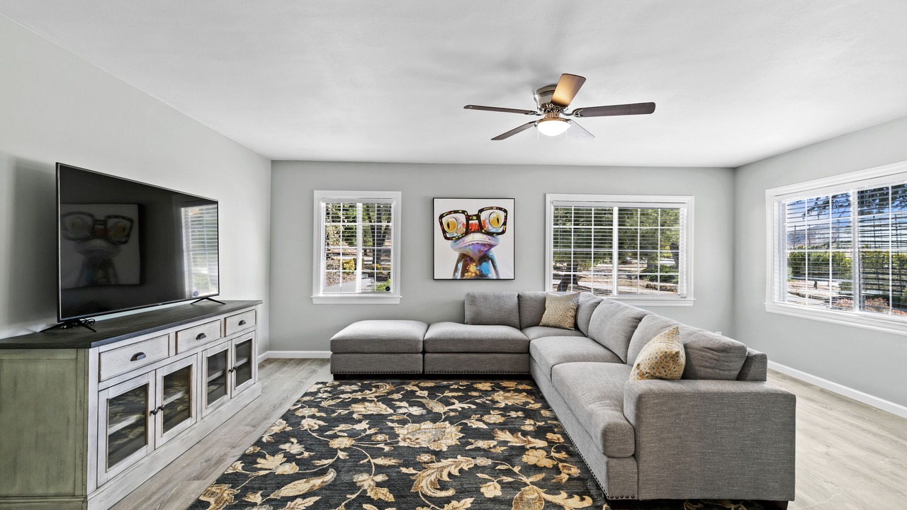 Photo of Livingroom in Lake Hughes