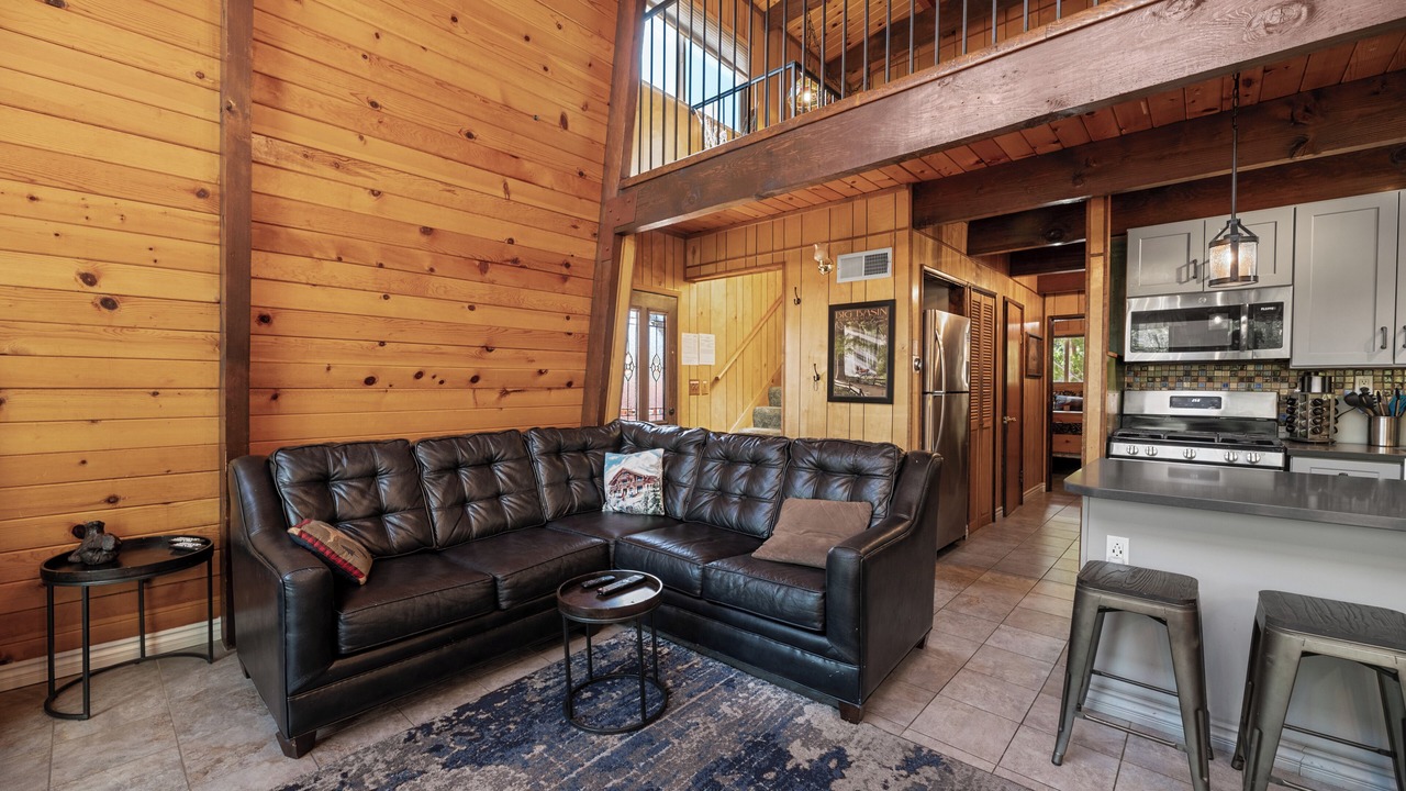 Photo of Livingroom in Fawnskin