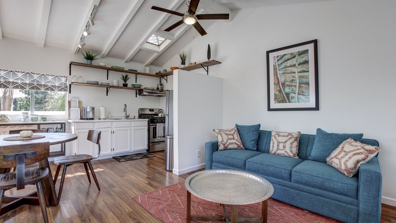Photo of Livingroom in Old Towne