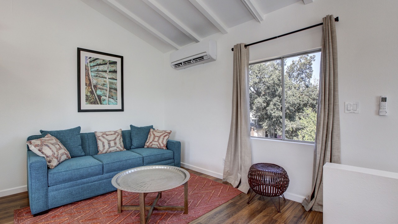Photo of Livingroom in Old Towne