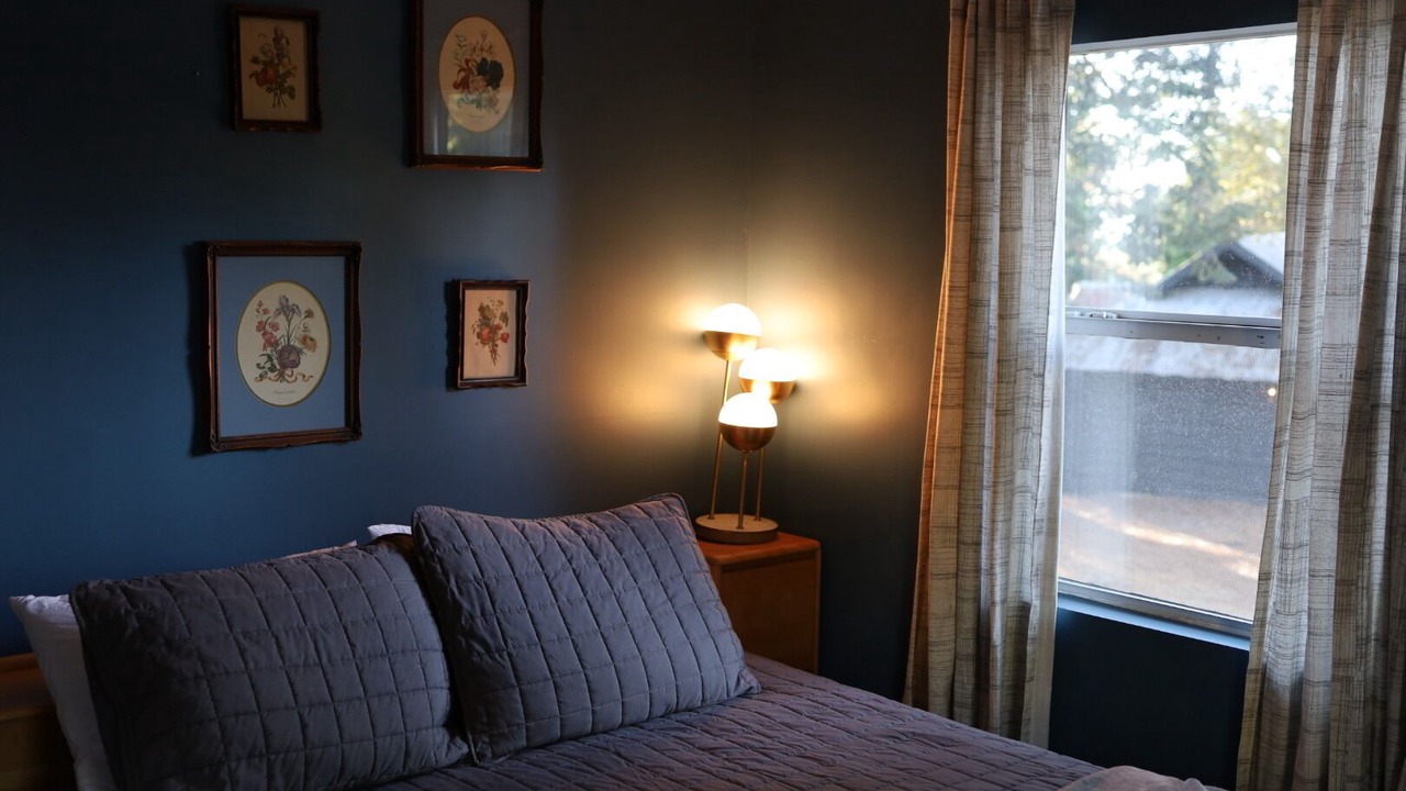 Photo of Bedroom in Twin Peaks
