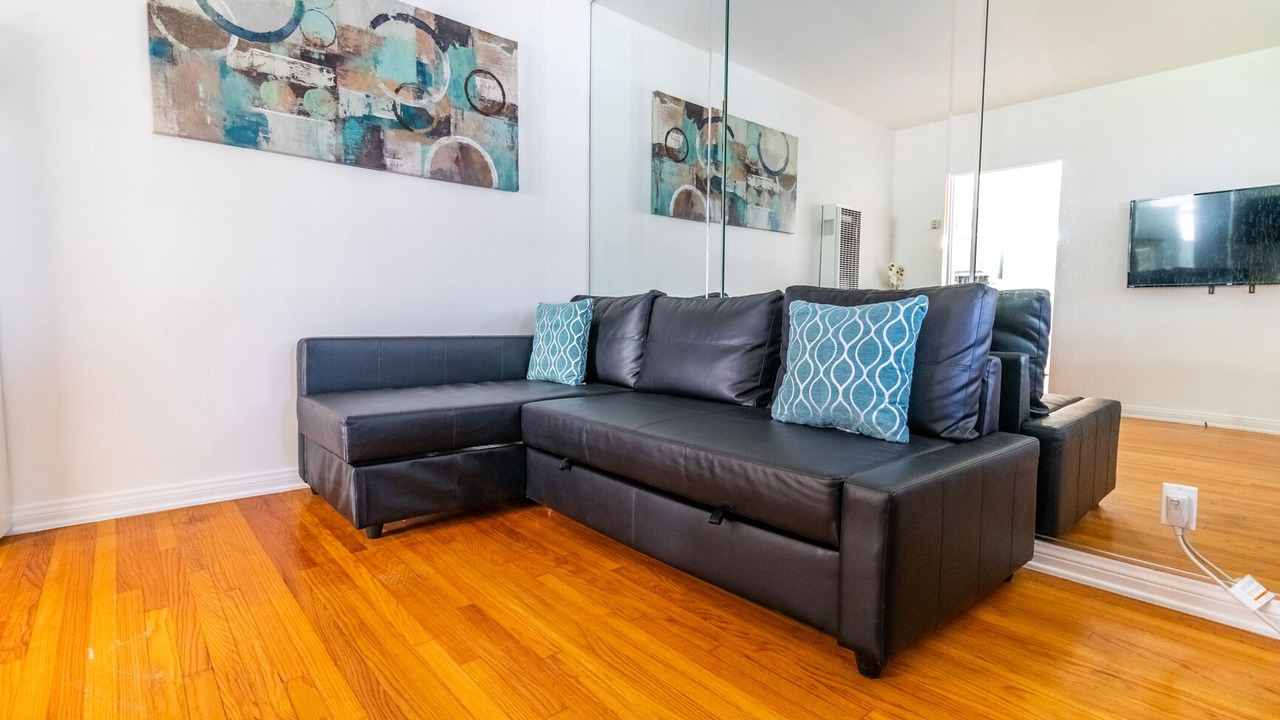 Photo of Livingroom in Valley Village