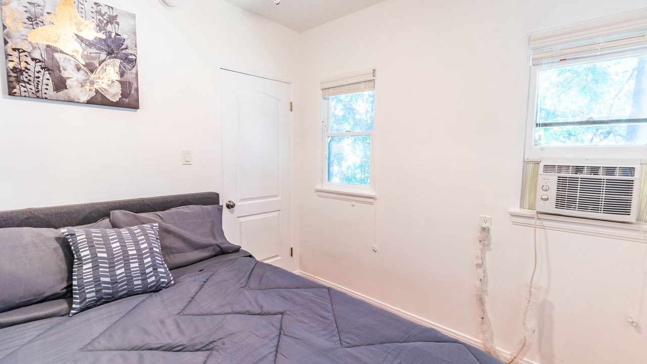 Photo of Bedroom in Valley Village
