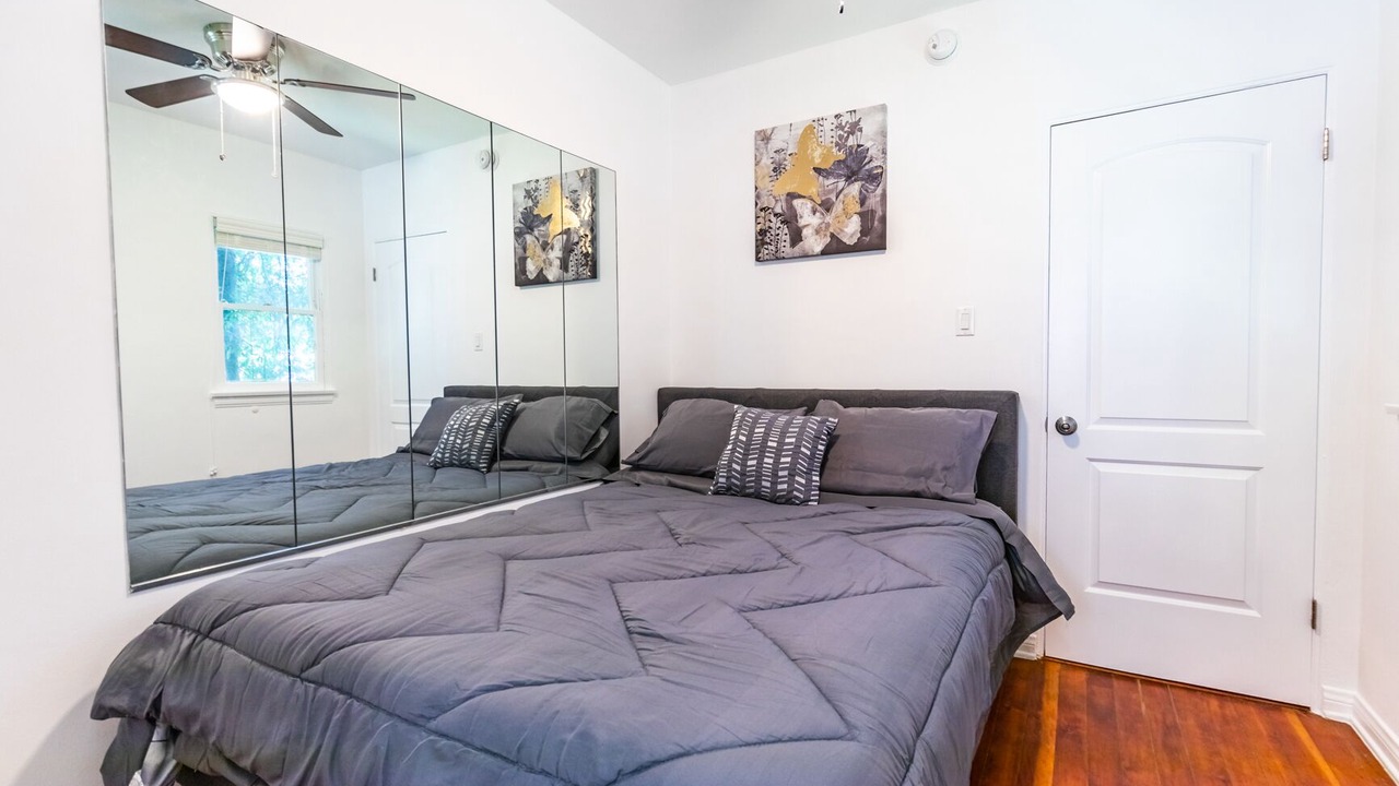 Photo of Bedroom in Valley Village