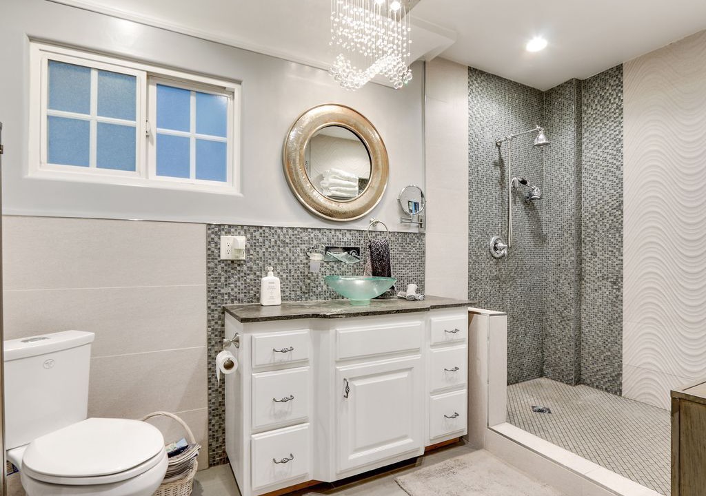 Photo of Bathroom in Belmont Shore