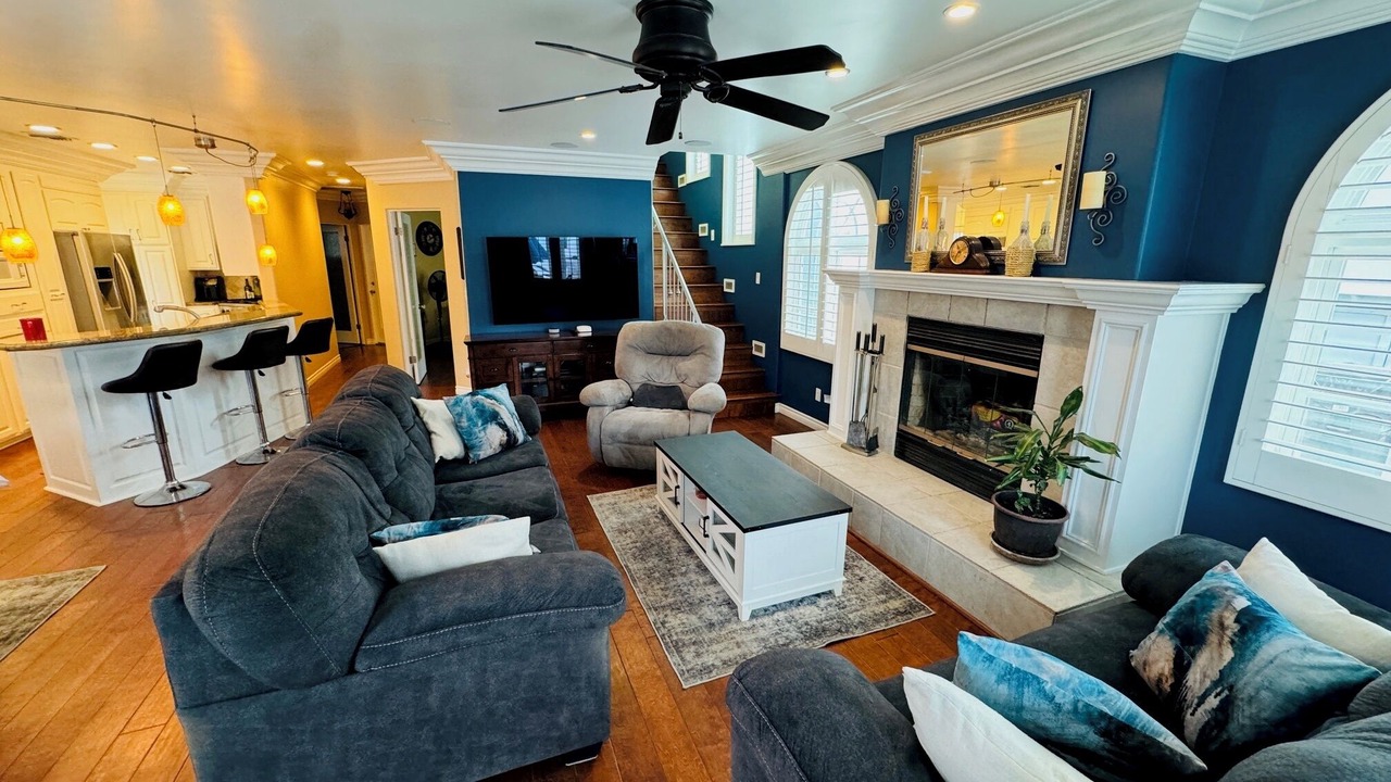 Photo of Livingroom in Belmont Shore