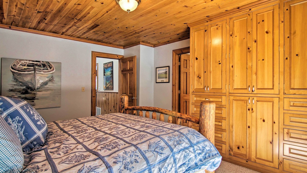 Photo of Bedroom in Meeks Bay