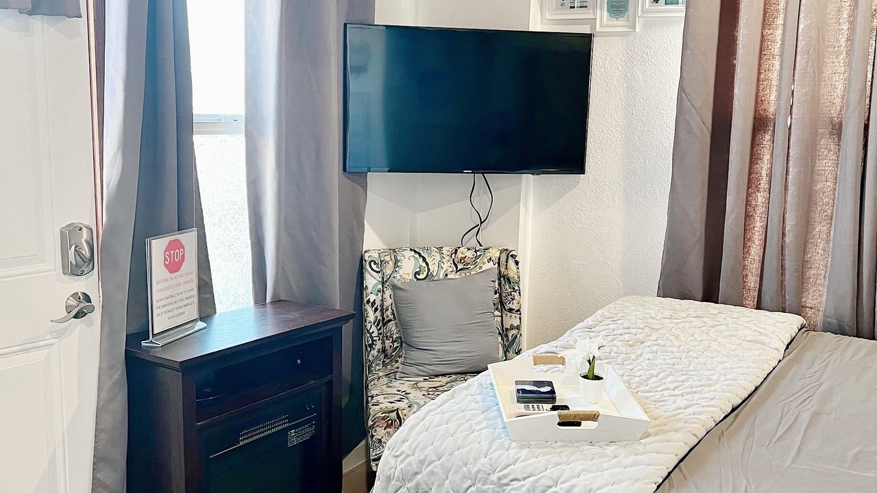 Photo of Bedroom in Van Nuys