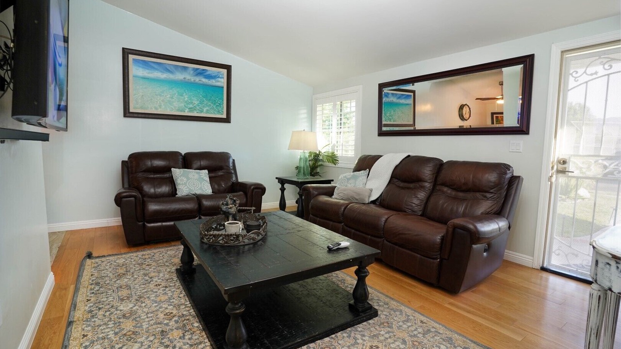 Photo of Livingroom in Canyon Country