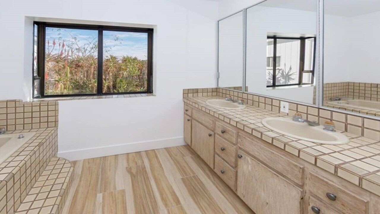 Photo of Bathroom in Sherman Oaks