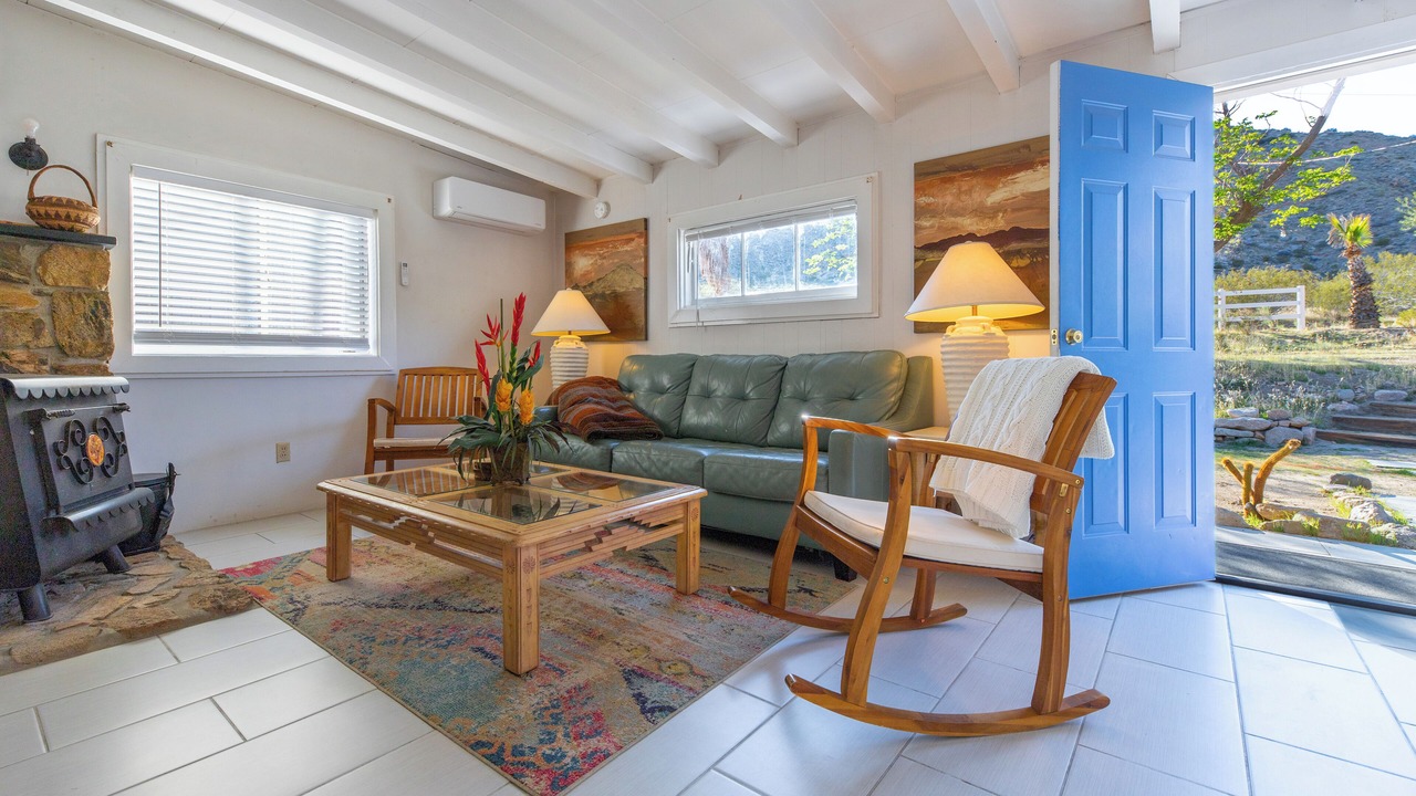 Photo of Livingroom in Morongo Valley