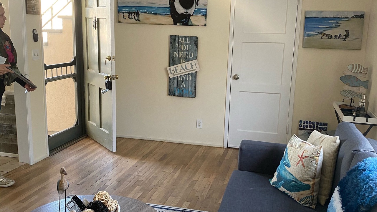 Photo of Livingroom in Belmont Shore