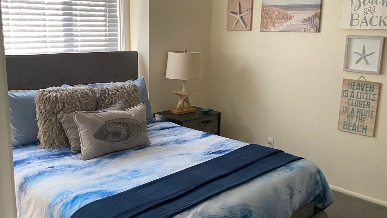 Photo of Bedroom in Belmont Shore
