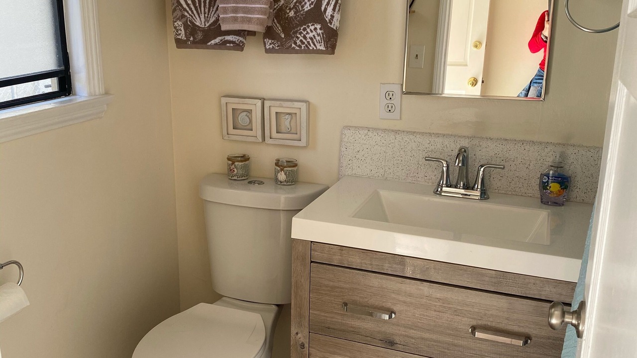 Photo of Bathroom in Belmont Shore