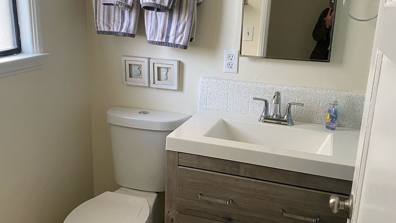Photo of Bathroom in Belmont Shore