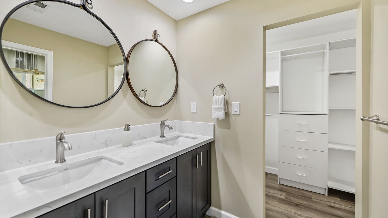 Photo of Bathroom in Orange