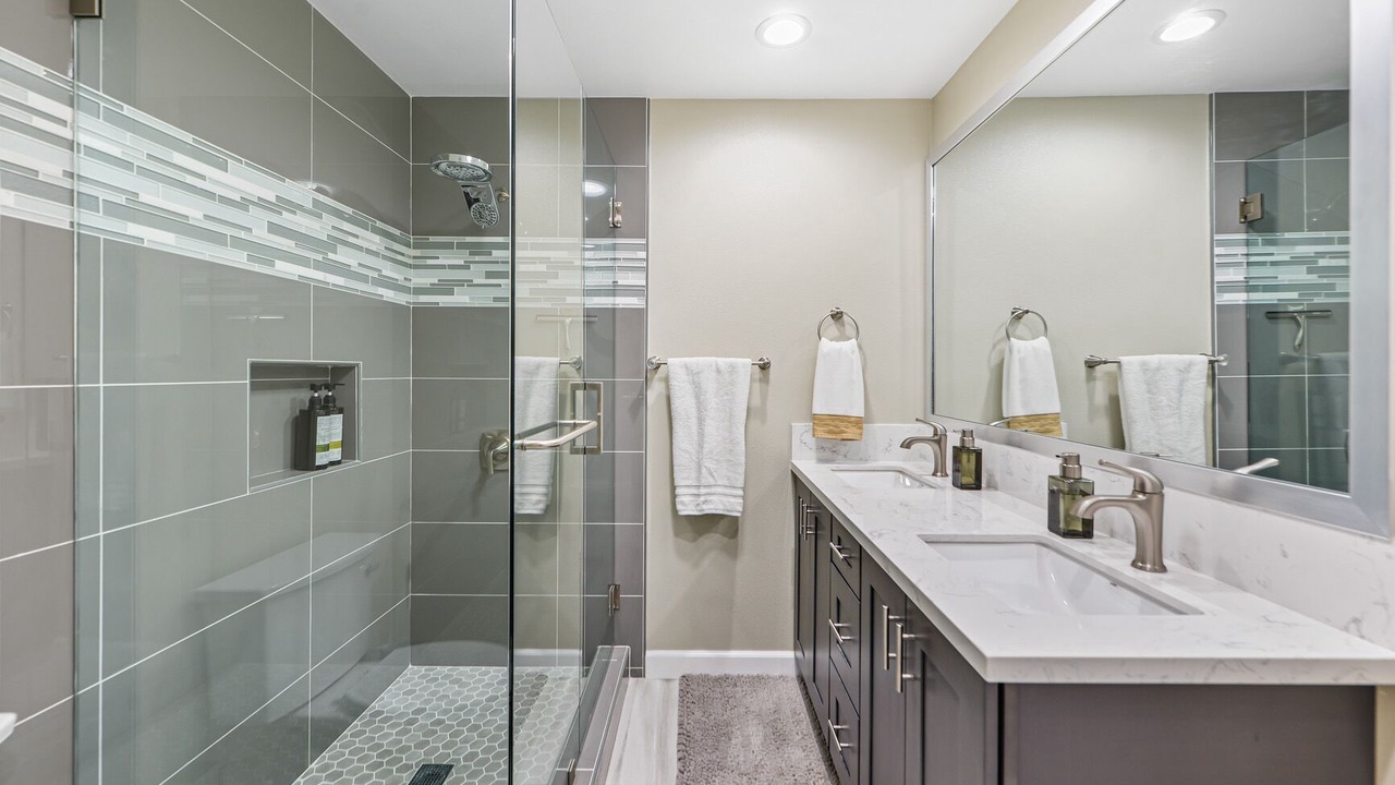 Photo of Bathroom in Orange