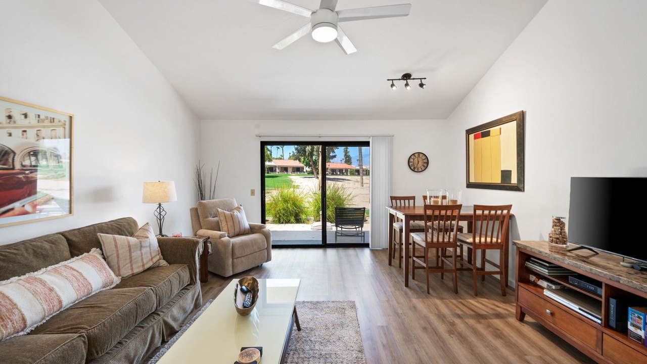 Photo of Livingroom in Palm Desert