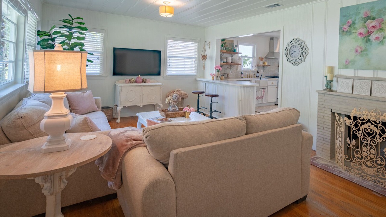 Photo of Bedroom in Sierra Madre