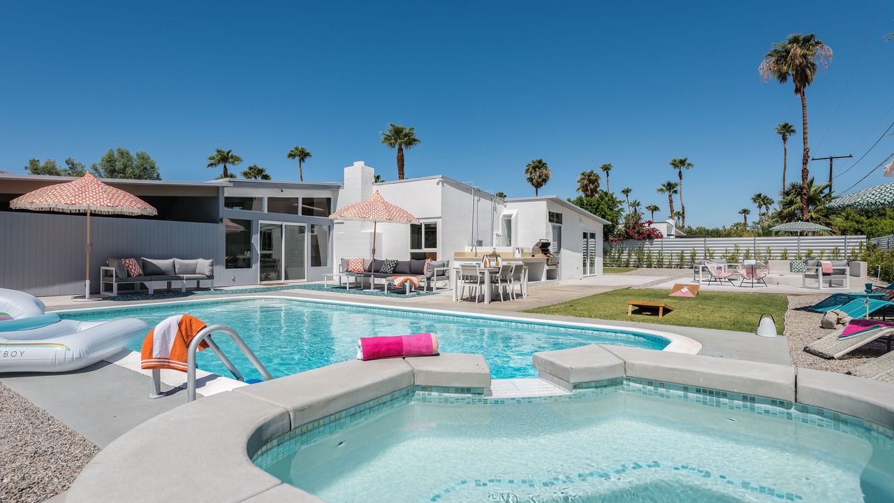 Photo of Outdoor in Racquet Club Estates
