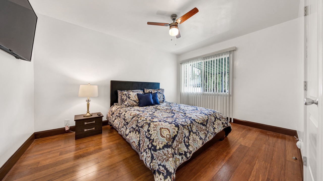 Photo of Bedroom in Lake Balboa