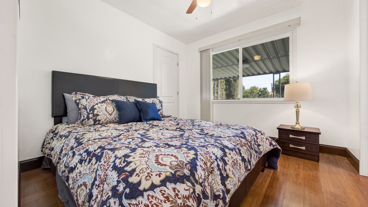 Photo of Bedroom in Lake Balboa