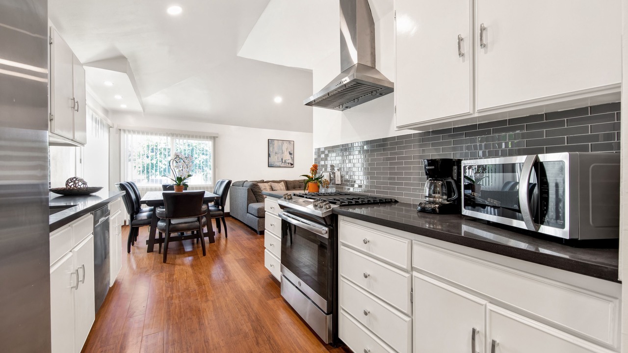 Photo of Kitchen in Lake Balboa