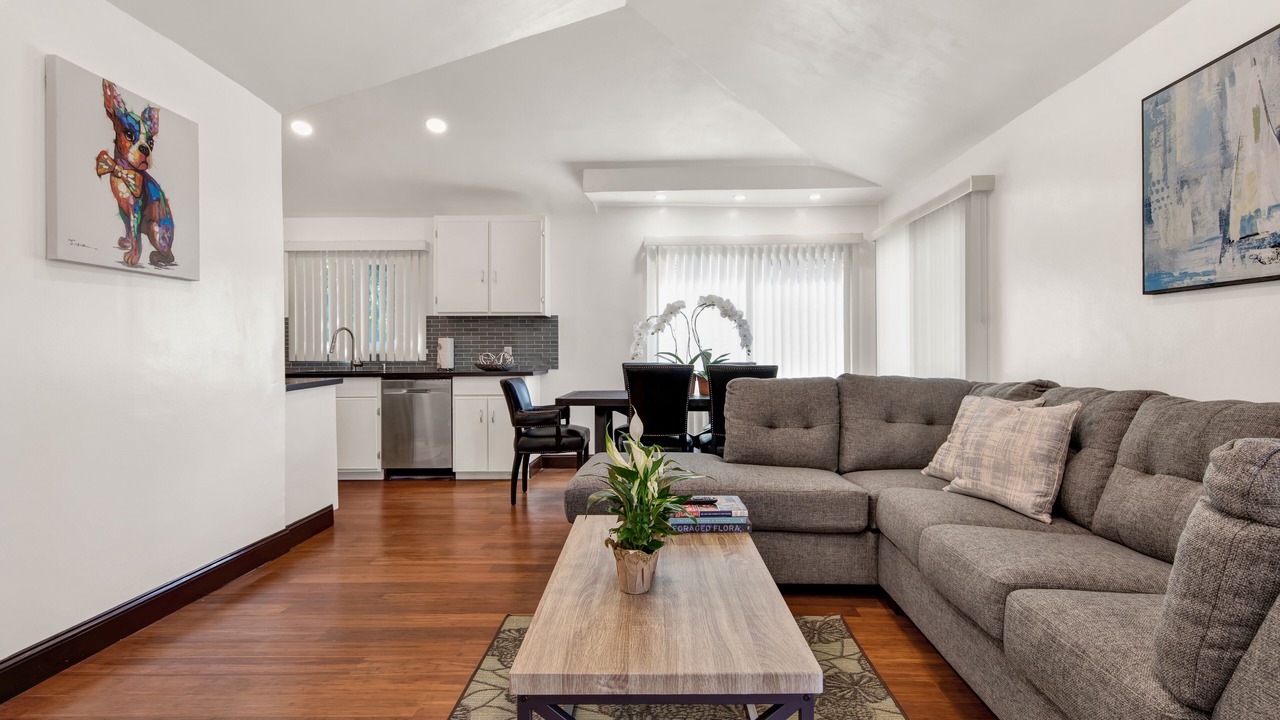 Photo of Livingroom in Lake Balboa