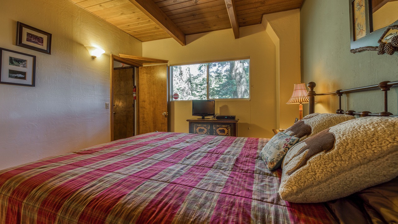Photo of Bedroom in Arrowhead Villas
