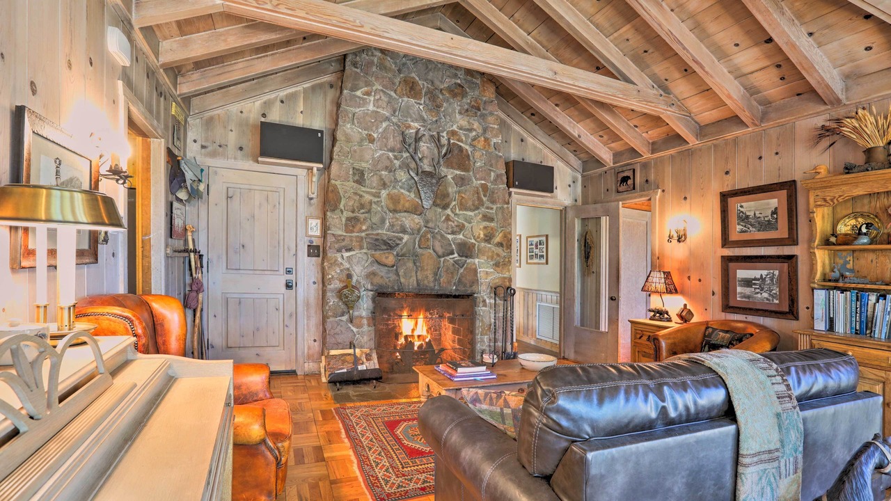 Photo of Livingroom in Brockway