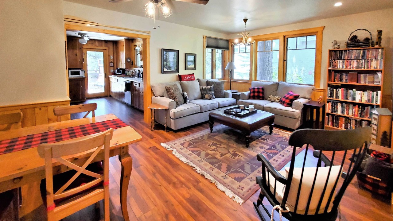 Photo of Livingroom in Brockway