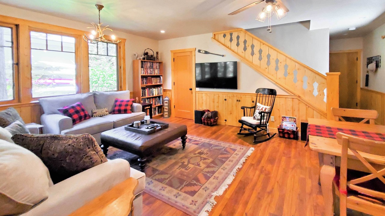 Photo of Livingroom in Brockway