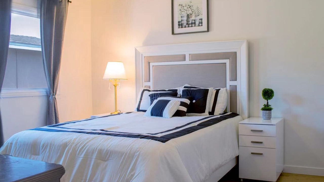 Photo of Bedroom in Sherwood Forest and Thistle Development