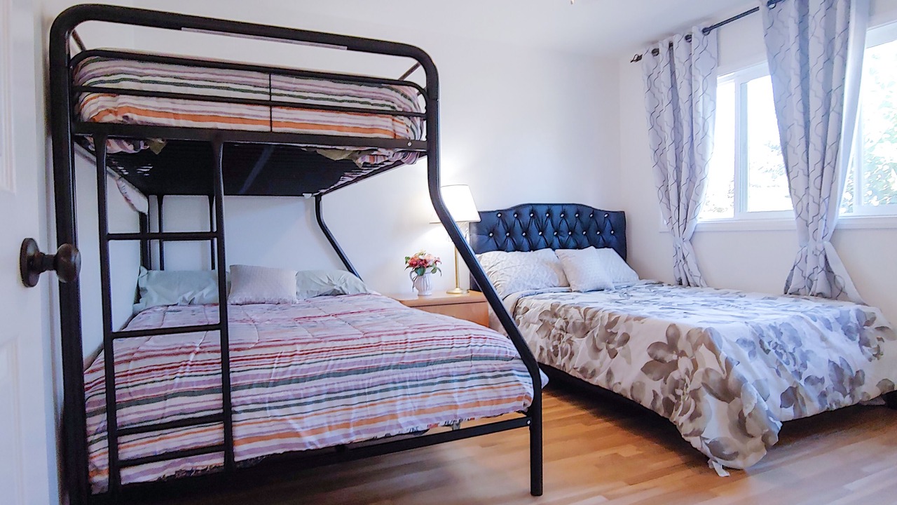 Photo of Bedroom in Sherwood Forest and Thistle Development