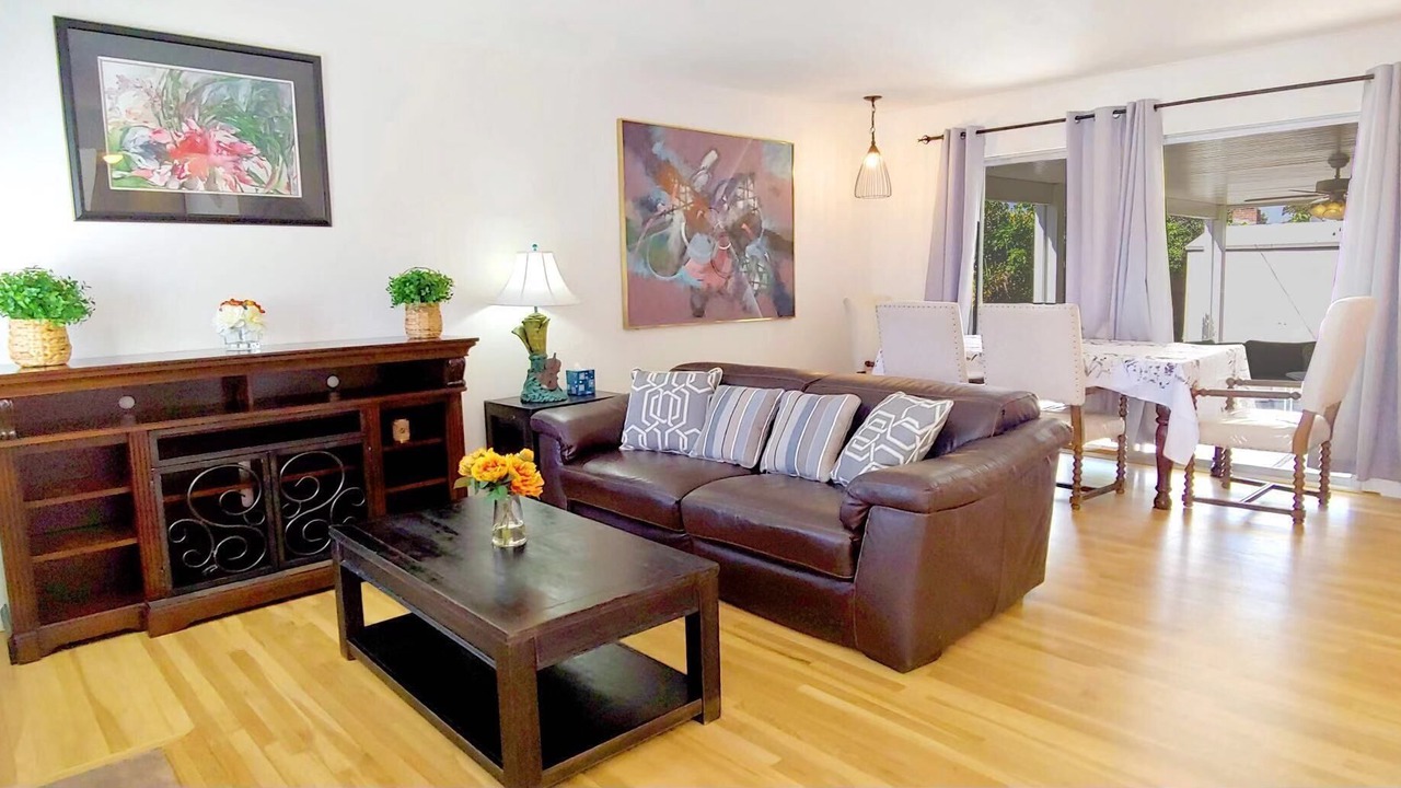 Photo of Livingroom in Sherwood Forest and Thistle Development