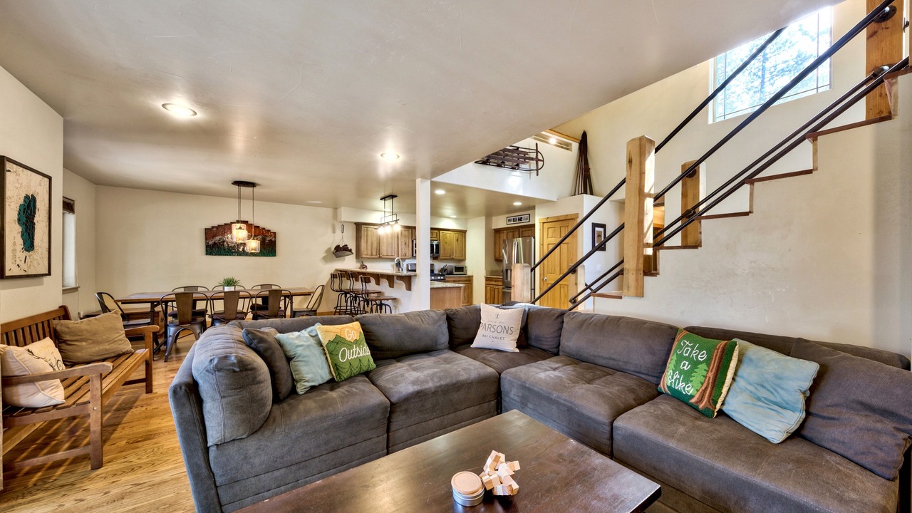 Photo of Livingroom in Tahoe Island