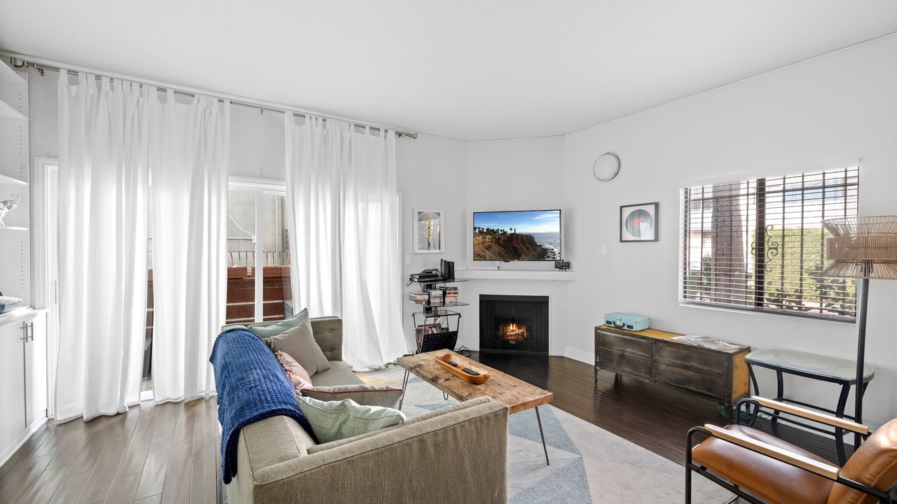 Photo of Livingroom in Hollywood