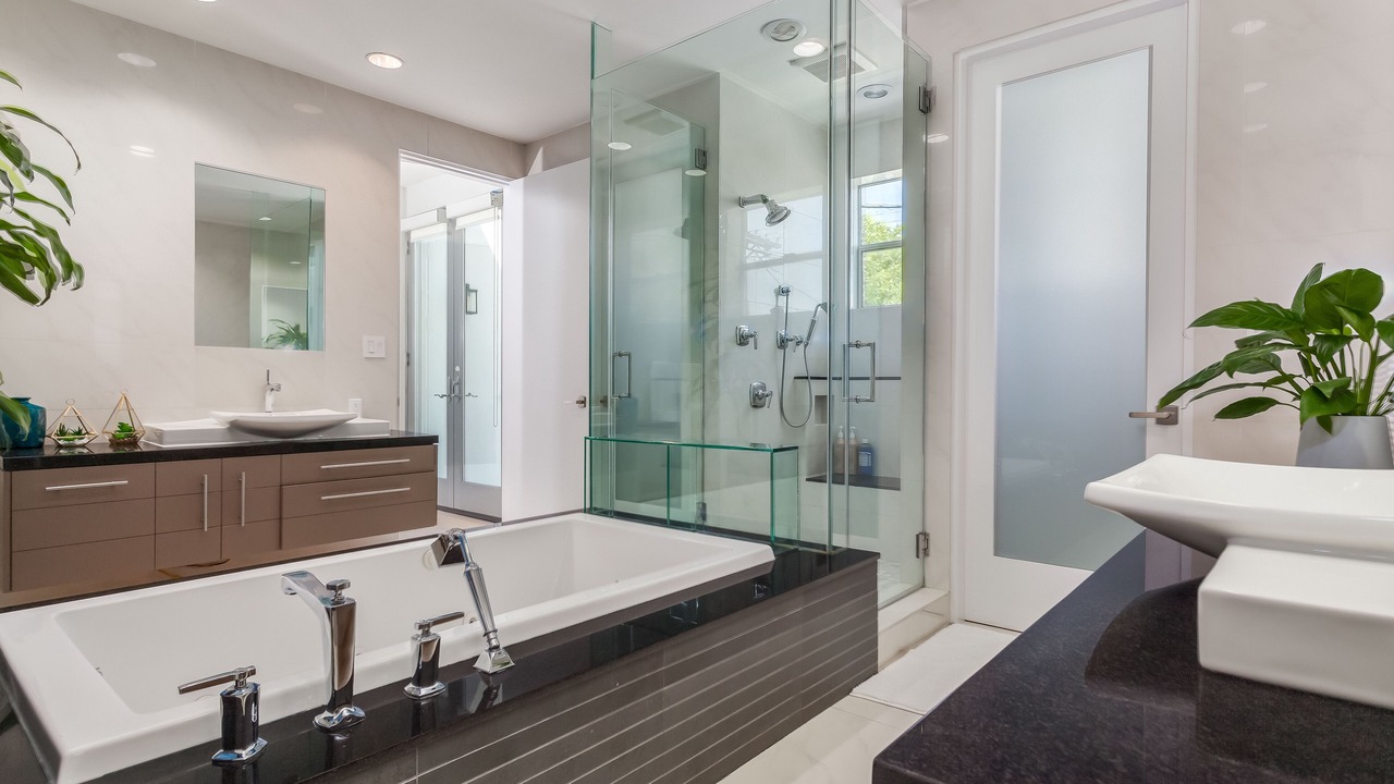 Photo of Bathroom in Melrose