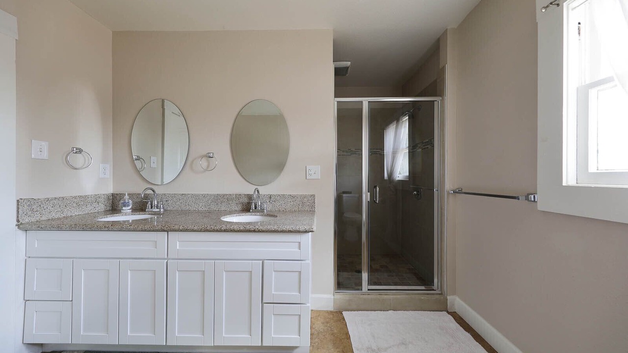 Photo of Bathroom in Downtown Riverside